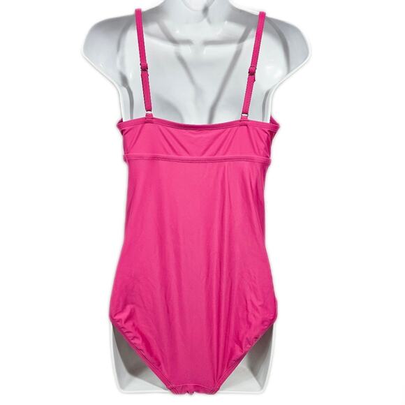 Isabel Pink Ruffled V-Neck Maternity Swimsuit Size Medium - Picture 4 of 9